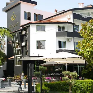 Hotel The Hart, Vlorë